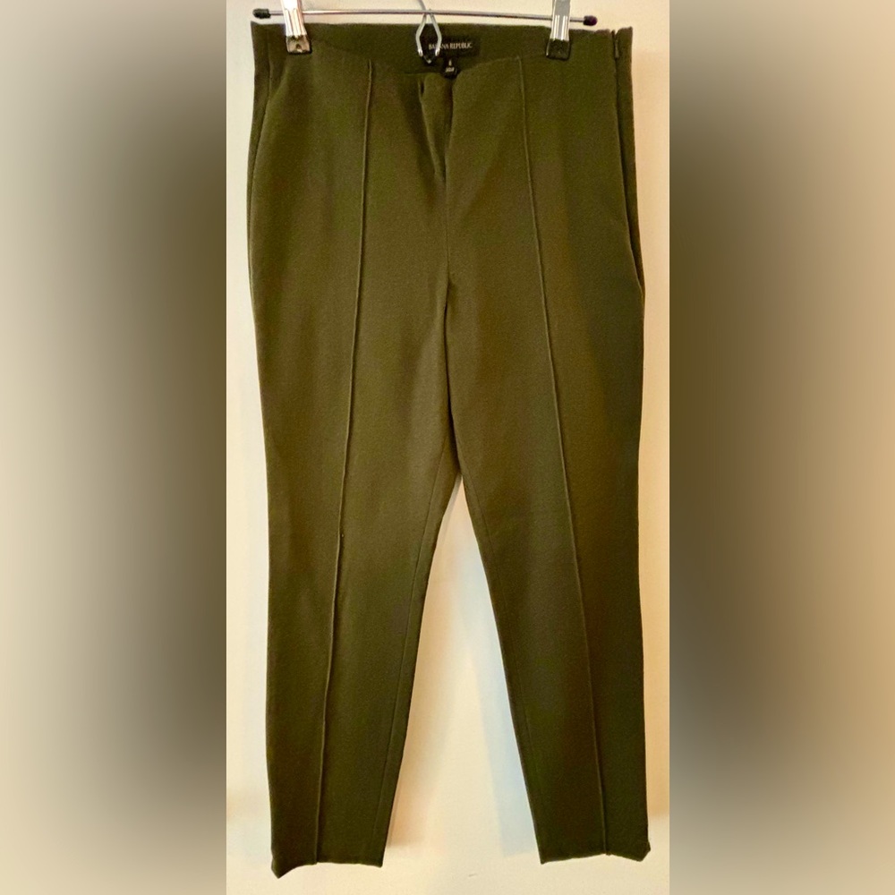 New! Fitted, stretch Banana Republic pants